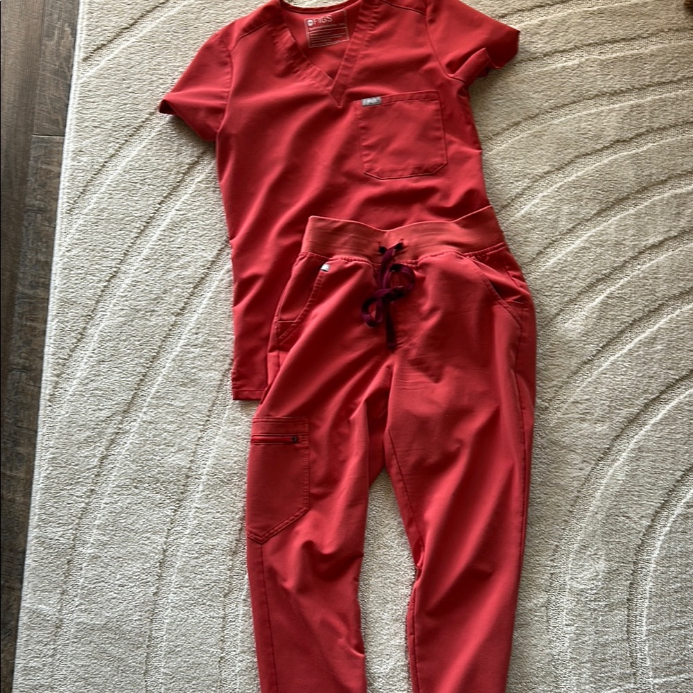 Figs Red Orange Scrub Set